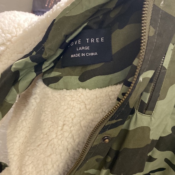 Amy camo vest hoodie size Large - Picture 5 of 7